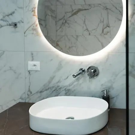 Palmera Vip Villa Sarande