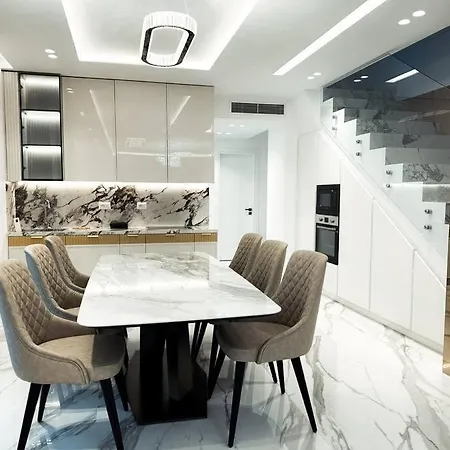 Palmera Vip Villa Sarande